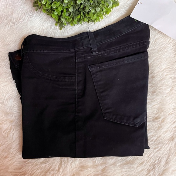 J Brand Denim - J Brand black mid rise Capri length skinny jeans size 25